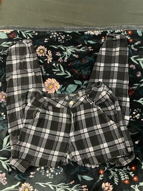 Black & Gray Plaid Cargo Pants